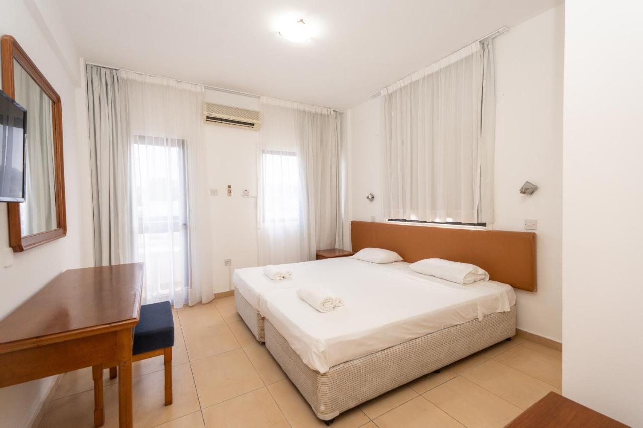 Flora Hotel Apartments Protaras Bagian luar foto