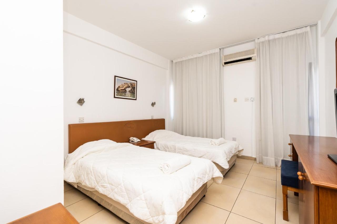 Flora Hotel Apartments Protaras Bagian luar foto